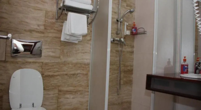 Двухместный номер Standard с балконом и с красивым видом из окна Pensiunea Rasnoava