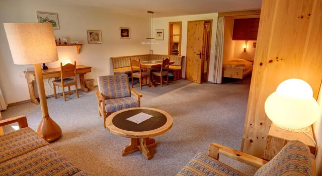 Chesa Munteratsch 1 1 2-Zimmerwohnung 304 Typ D, Book Hotel Silvaplana 