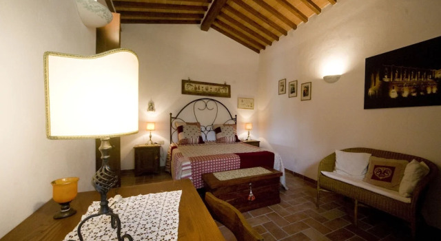 Agrihouse Casa Emilia, Забронировать Отель Отели Кьюздино с бассейном, Бассейн