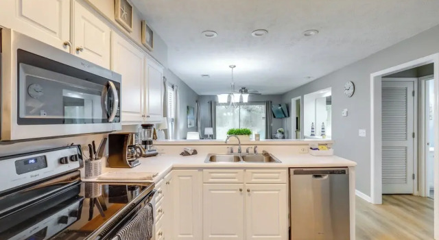 Апартаменты 'southern Charm' Condo w/ Pool ~ 4 Mi to Broadway!