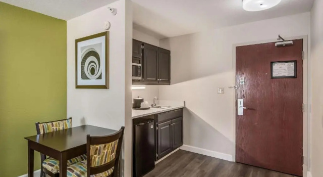 Люкс Superior Quality Inn & Suites Quincy - Downtown