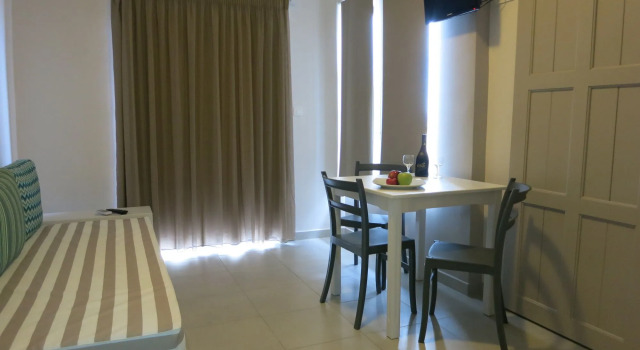 Amaryllis Hotel Apartments