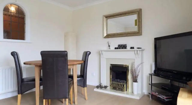 2 Bedroom Apartment off Leith Walk Sleeps 5, Prenota Appartamento Hotel a Lothian con parcheggio, Parcheggio