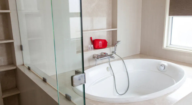 ZEN Rooms Ekkamai 10 Suites