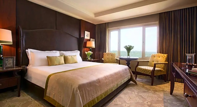 Двухместный люкс Luxury с видом на бассейн Taj Palace, New Delhi