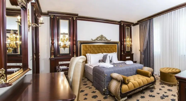 Люкс с балконом Cassiel Hotel
