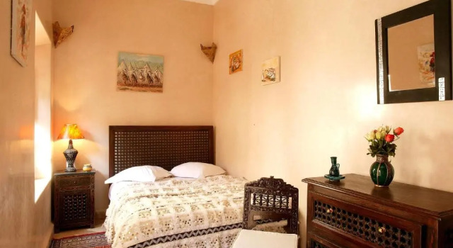 Camera Standard Riad Julia
