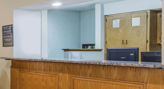 Super 8 by Wyndham East Stroudsburg/Poconos, Book Mini-hotel Stroudsburg Alpine Mountain
