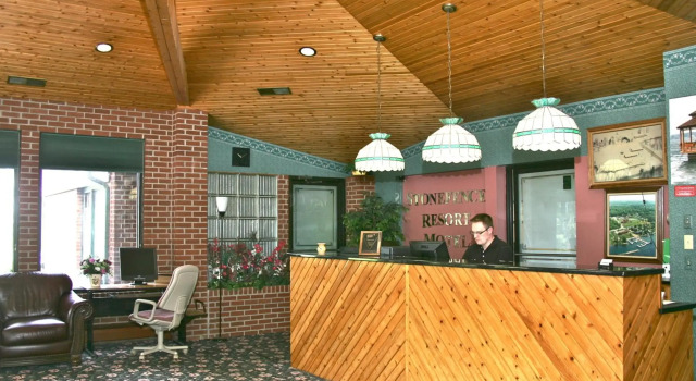 Stone Fence Resort, Buchen Sie Resort Ogdensburg New York State