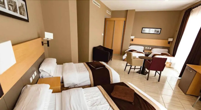 Complexe Touristique BouZour, Book Hotel Hoteller i Mostaganem Province med parkering, Parkering