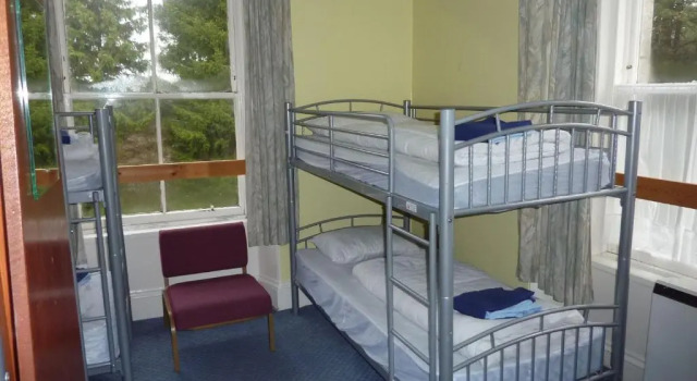 Кровать в общем номере (мужской номер) Braemar Youth Hostel