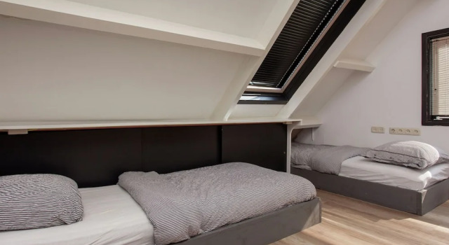 Atmospheric Holiday Home in Noordwijkerhout near Beach, Забронировать Отель Отели Южной Голландии с парковкой, Парковка