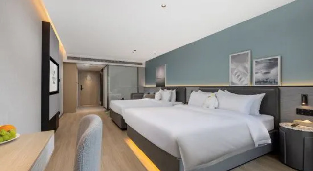 Люкс Country lnn & Suites by Radisson，Wuhan High-Speed Rail Station Hotel