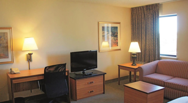 Кровать в общем номере La Quinta Inn & Suites by Wyndham Las Cruces Organ Mountain
