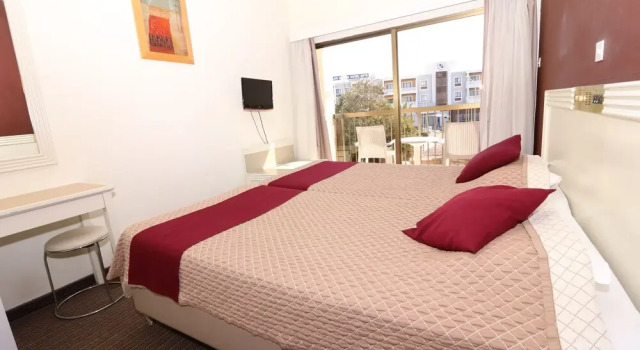 Четырёхместный номер Standard Hotel Kings Annex