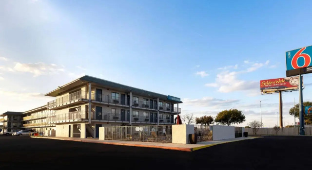 Super 8 San Antonio/near Seaworld, Rezerwuj Hotel San Antonio Bexar County