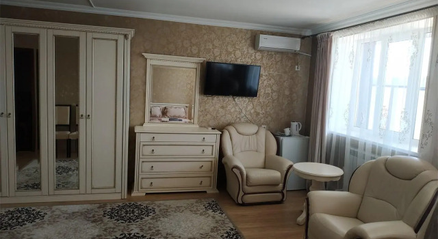 Полулюкс Адмиралъ