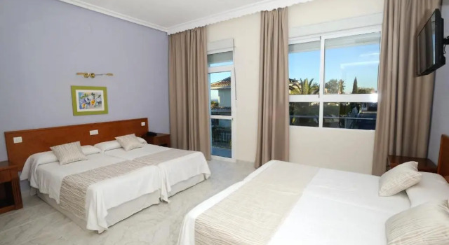 Четырёхместный номер Standard Hotel Complejo Los Rosales