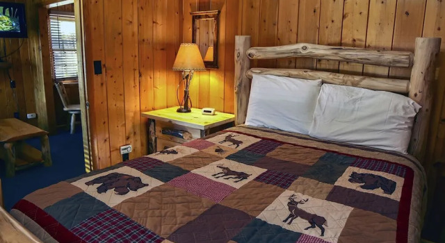 Lazy R Cottages: 2, Забронировать Отель Отели Эстес-Парк с парковкой, Парковка