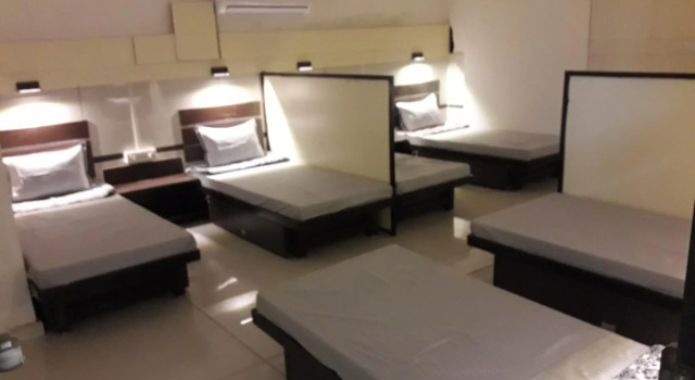 Кровать в общем номере night-halt dormitory