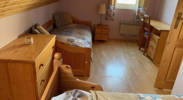 Modern chalet Na Zlatníku, Rezerwuj Chalet Hotele w Jizera Mountains z parkingiem, Parking
