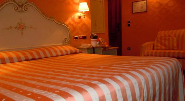 Трёхместный номер Hotel Lux