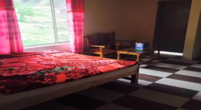 Pine Track Hotel