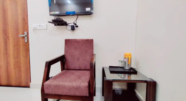 Perfect Stayz Dwarkesh - Near Railway station, Book Hotel Padra Gujarat