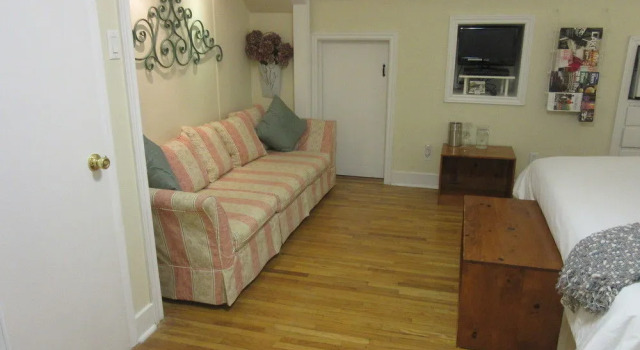 Carbonnel Bed & Breakfast, Rezervasyon Otel Niagara Wine Region Ontario
