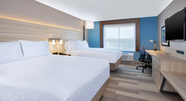 Четырёхместный номер Standard Holiday Inn Express & Suites Wooster by IHG