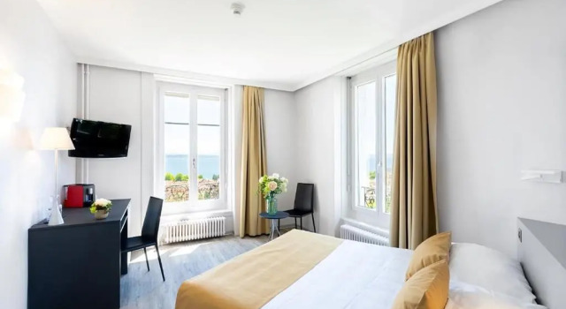 Двухместный номер Standard с видом на озеро Hôtel Alpes & Lac