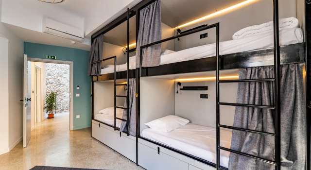 Кровать в общем номере (женский номер) Athens Hub Hostel