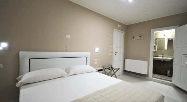 Hotel Residence Il Gabbiano, Varaa Hotelli Ciro Calabria