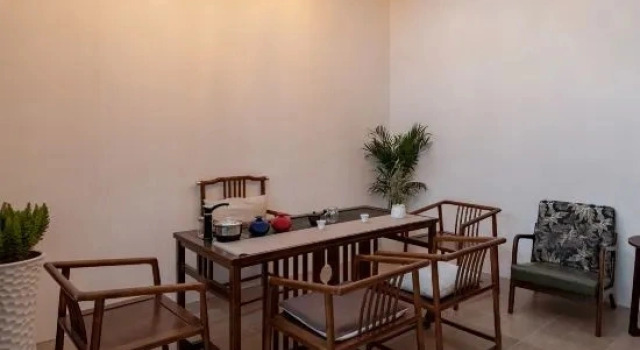 Кровать в общем номере To the Mountains and Seas • LUME Designer Sea View Homestay