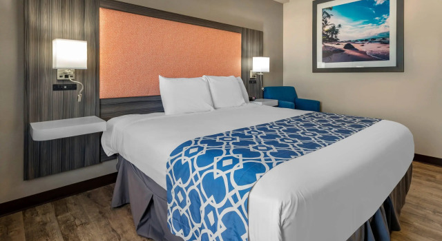 Двухместный номер Standard The Waves Hotel, an Ascend Collection Hotel
