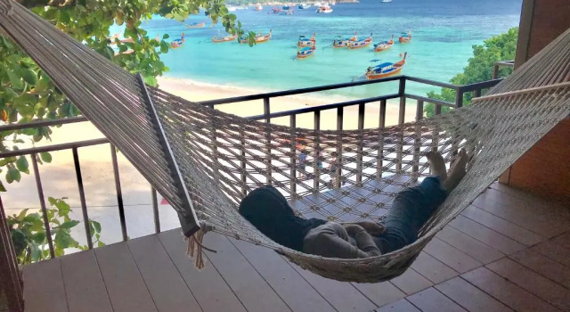 Бунгало с видом на море Chareena Hill Beach Resort
