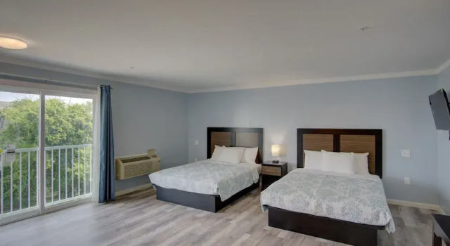 Номер Deluxe Dhimas Bayview Suites