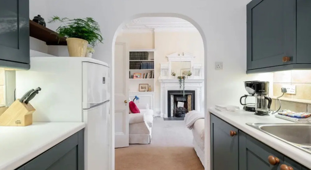 Charming Grand One bedroom, Забронировать Апартаменты/квартира Лондон Большой Лондон, рядом с Кладбище Хаммерсмит