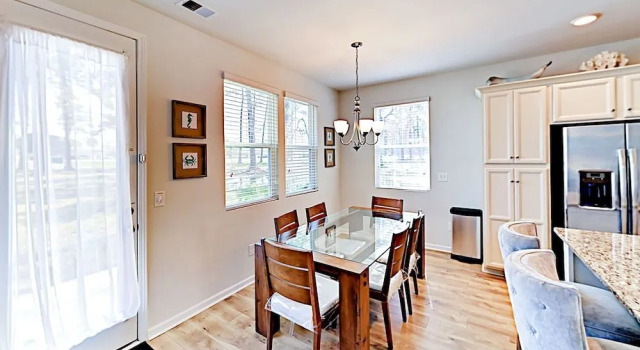 Cloisters - 4 Br Home, Забронировать Дом для отпуска Отели Миртл-Бич с парковкой, рядом с PineHills Palmetto at Myrtlewood Golf Club, Парковка