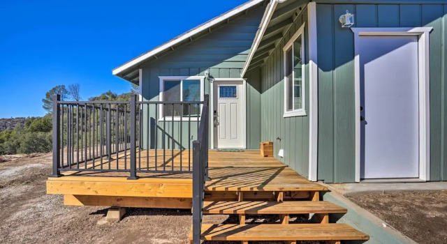 Oakhurst Duplex ~ 13 Mi to Yosemite National Park!