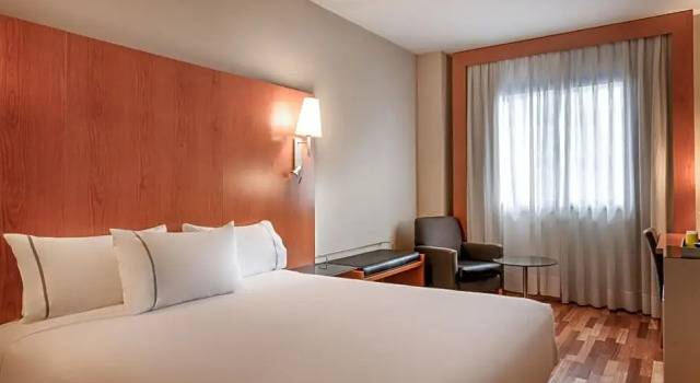Номер Deluxe AC Hotel León San Antonio by Marriott