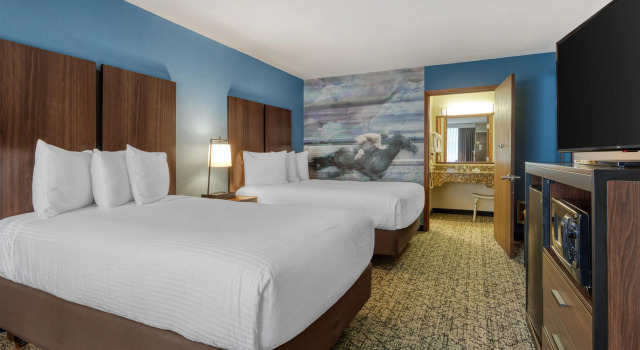 Четырёхместный номер Standard Best Western Winners Circle