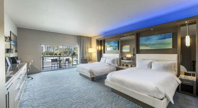 Четырёхместный номер Deluxe с балконом и с частичным видом Shade Hotel Redondo Beach