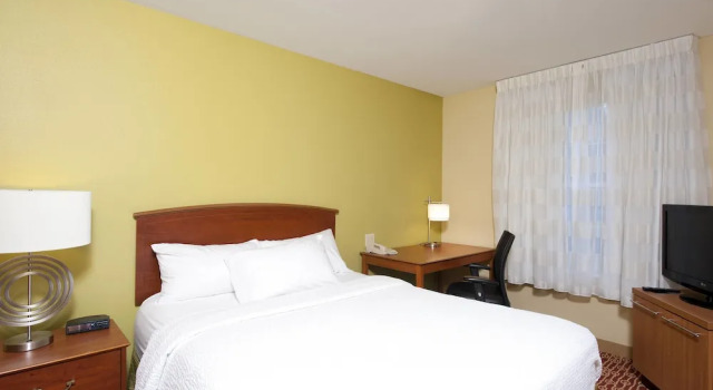 Люкс c 1 комнатой MainStay Suites Bloomington near University