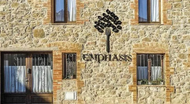 Emphasis, Book Hotel Hoteller i Caserras med pool, Swimmingpool