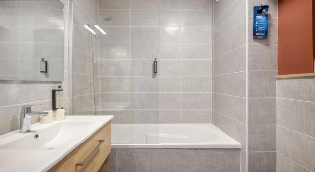 Четырёхместный номер Standard Kyriad Bordeaux Nord Sainte Eulalie