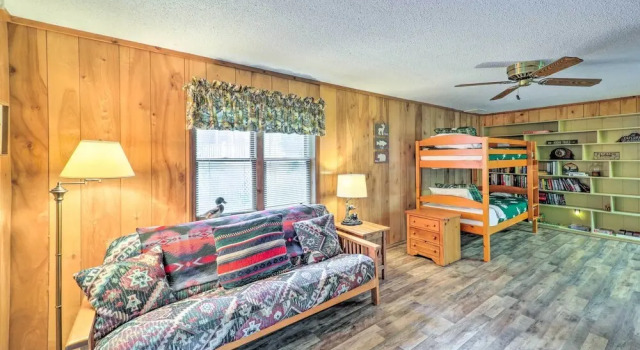 Peaceful Newland Family Cottage w/ 2 Decks!, 预订 度假屋 Newland 阿巴拉契亚山脉