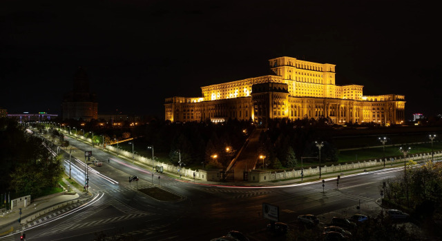 Views of Palace of the Parliament 2BR Jungle Theme, Varaa Hotelli Sector 5 Bukarest, lähellä Antim Monastery
