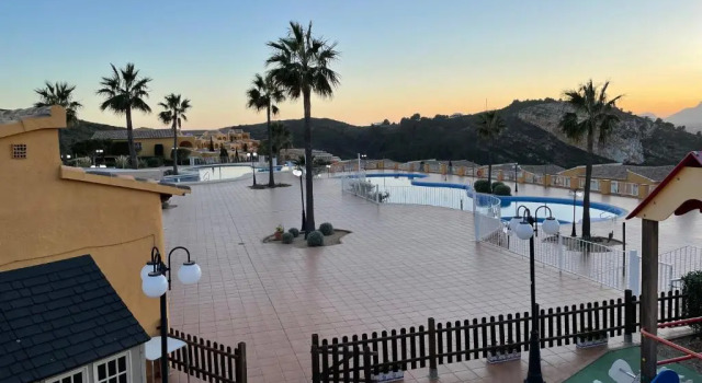 Tranquility, sun, breathtaking views & 7 minutes drive to sea