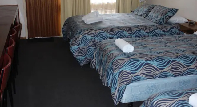 Четырёхместный семейный номер Standard Portland Retro Motel